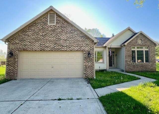Property at 205 Oakview Ct, Pickerington, OH 43147, 3 beds, 2 baths