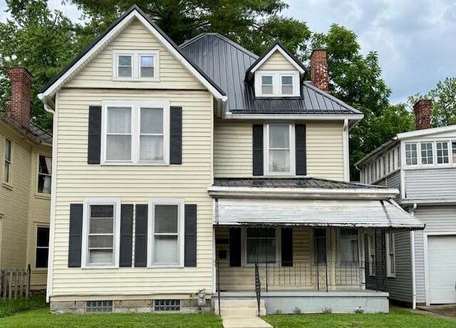 Property at 95 S Walnut St, Chillicothe, OH 45601, 3 beds, 2 baths
