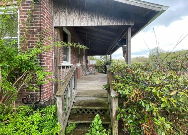 Property at 3255 Buttercup Rd NE, Carrollton, OH 44615, 3 beds, 1.5 baths