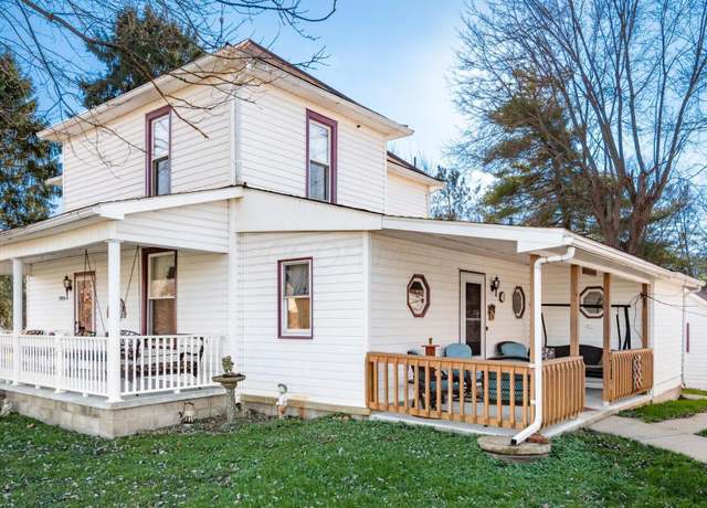 Property at 5955 Foxfire Dr, Zanesville, OH 43701, 4 beds, 2 baths