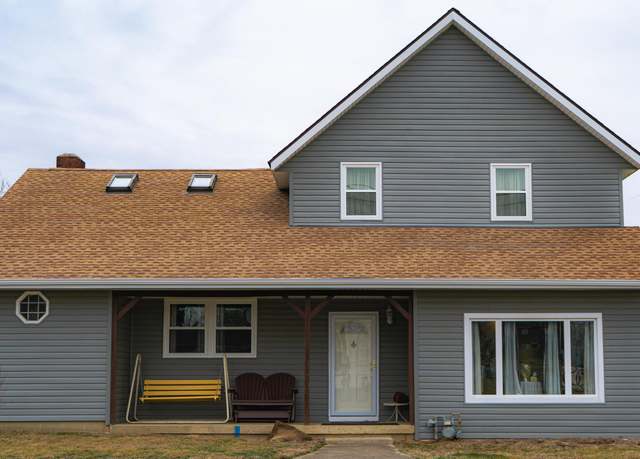 Property at 120 W 3rd St, Frazeysburg, OH 43822, 4 beds, 2 baths