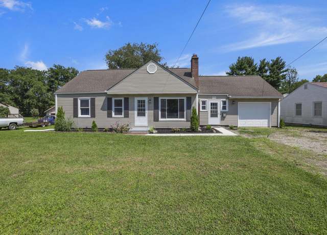 Property at 830 Walker St, Newark, OH 43055, 4 beds, 2 baths