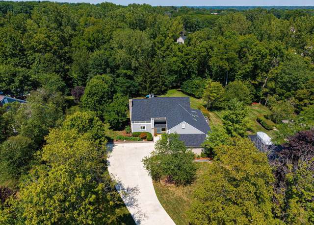 Photo of 560 Retreat Ln, Powell, OH 43065