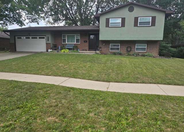 Property at 633 Parkway Dr, Marysville, OH 43040, 4 beds, 2 baths