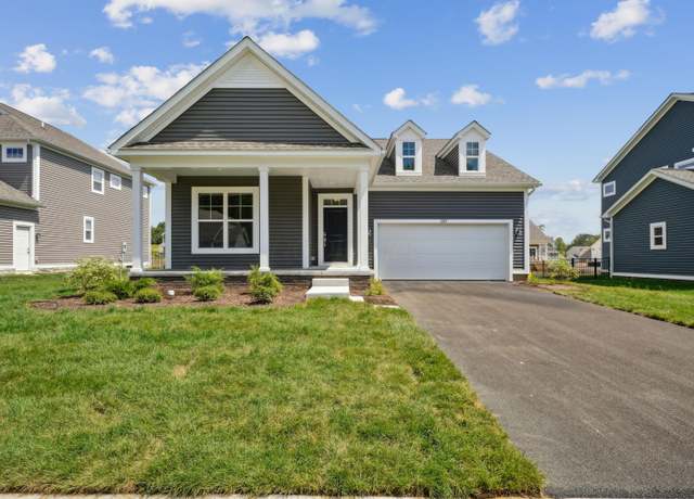 Property at 207 Isleta Dr, Pataskala, OH 43062, 3 beds, 2 baths