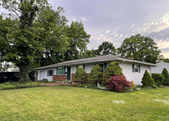 Property at 2275 Wadsworth Dr, Columbus, OH 43232, 3 beds, 2 baths