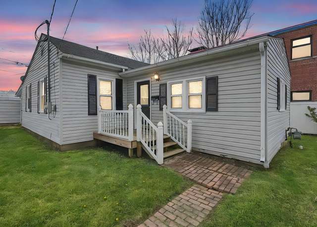 Property at 137 E Mill St, Circleville, OH 43113, 2 beds, 1.5 baths