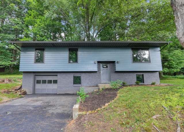 Property at 2939 Sharon Valley Rd NE, Newark, OH 43055, 3 beds, 2.5 baths