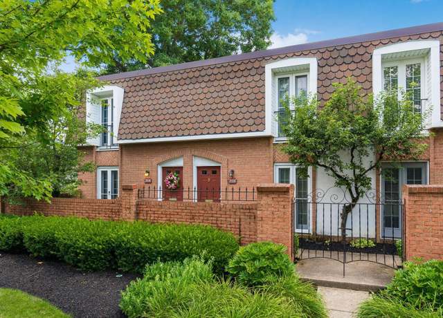 Photo of 2898 Chateau Cir, Upper Arlington, OH 43221