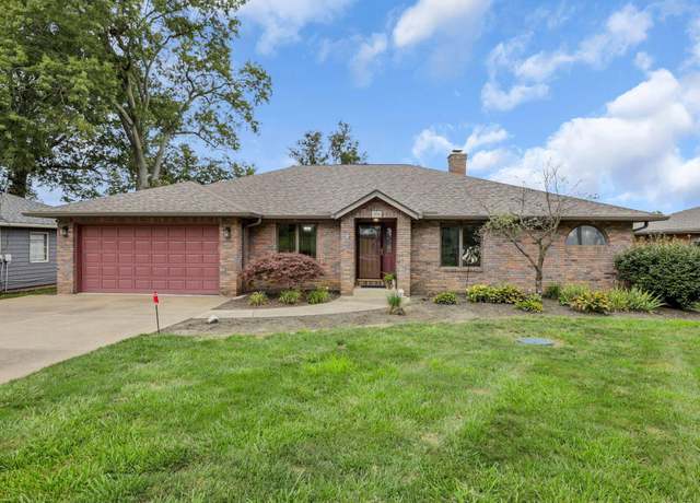 Property at 951 Lakeshore Dr W, Hebron, OH 43025, 4 beds, 3 baths