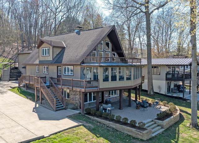 Property at 489 Lakeview Heights Dr, Howard, OH 43028, 3 beds, 3 baths
