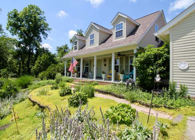 Property at 1649 Loudon St, Granville, OH 43023, 3 beds, 2.5 baths