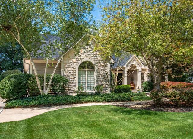 Property at 10426 Forest Glen Pl, Powell, OH 43065, 5 beds, 3.5 baths