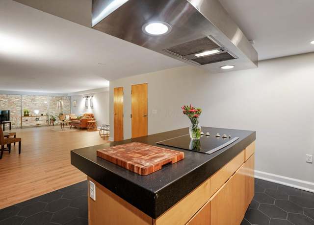 Property at 106 N High St #105, Columbus, OH 43215, 2 beds, 1.5 baths