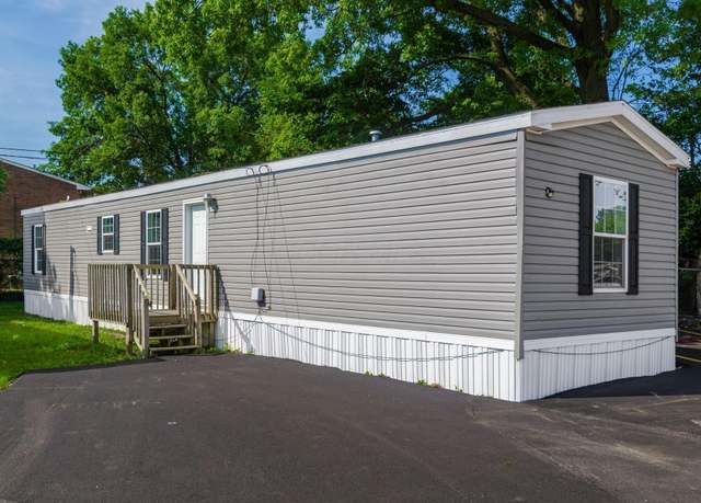 Property at 755 Stelzer Rd #0054, Columbus, OH 43219, 3 beds, 2 baths