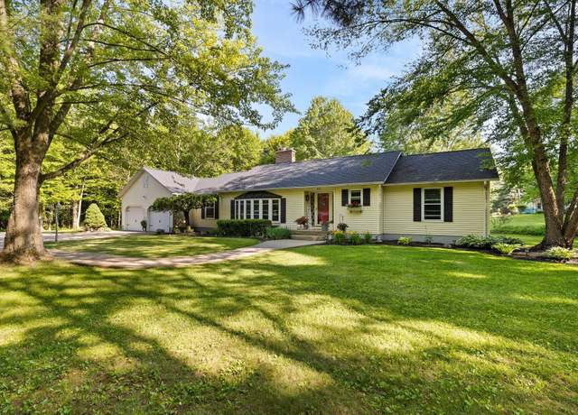 Property at 2836 Cherokee Dr, Mansfield, OH 44903, 3 beds, 3.5 baths