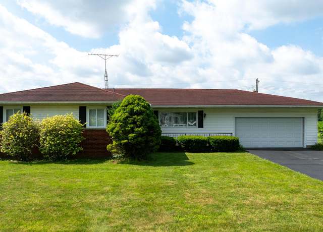 Property at 2052 Lorimer Dr NE, Newark, OH 43055, 4 beds, 2 baths