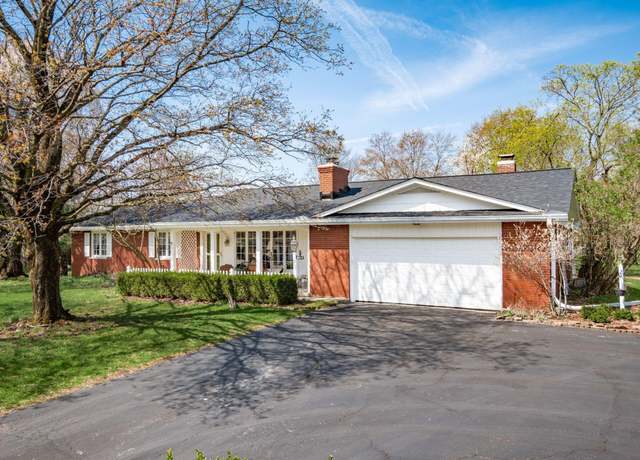 Property at 10 Orchard Ln, Delaware, OH 43015, 3 beds, 2 baths