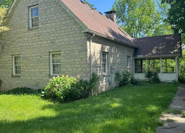 Property at 2101 Rainbow Dr NW, Lancaster, OH 43130, 3 beds, 2.5 baths