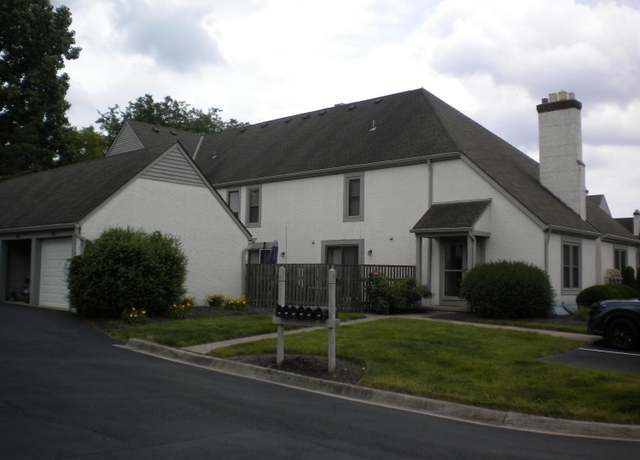 Property at 302 Saint Andrews Dr #302, Dublin, OH 43017, 1 bed, 1.5 baths