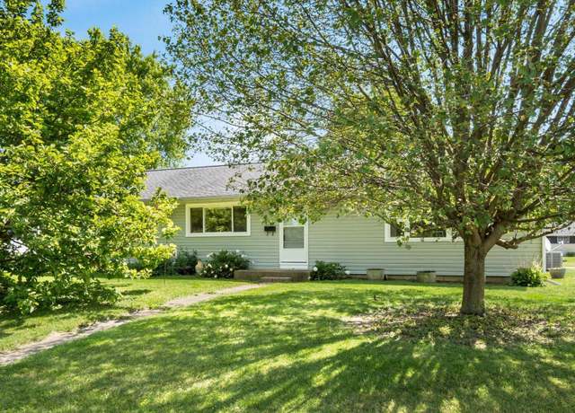 Property at 640 Meadow Dr, Newark, OH 43055, 3 beds, 2 baths