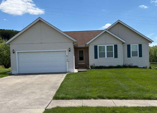 Property at 517 Meadowland Dr, Newark, OH 43055, 4 beds, 2.5 baths