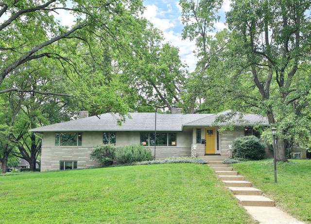 Property at 280 Croswell Rd, Columbus, OH 43214, 3 beds, 3 baths