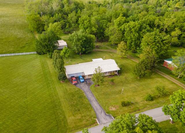 Property at 244 Woodland Dr, Hillsboro, OH 45133, 3 beds, 2 baths