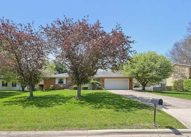 Property at 431 Pickering Dr, Pickerington, OH 43147, 3 beds, 2 baths