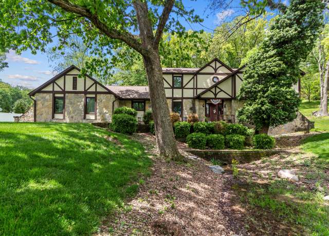 Property at 671 Carriage Ct, Newark, OH 43055, 4 beds, 3.5 baths