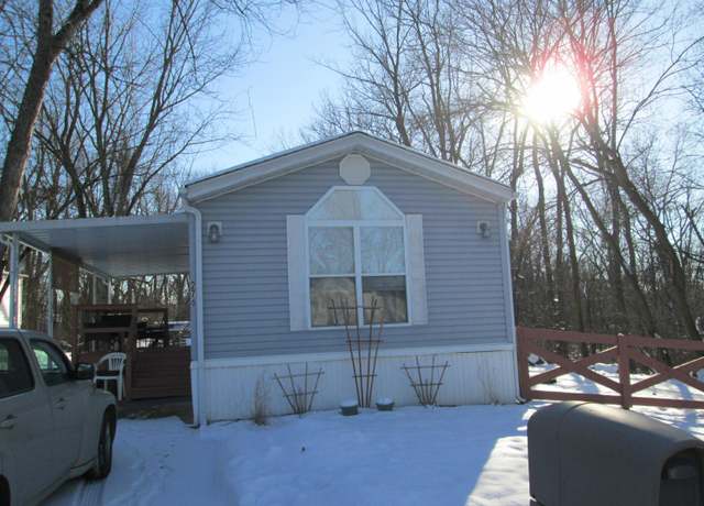 Property at 276 Robin Ln, Reynoldsburg, OH 43068, 2 beds, 2 baths