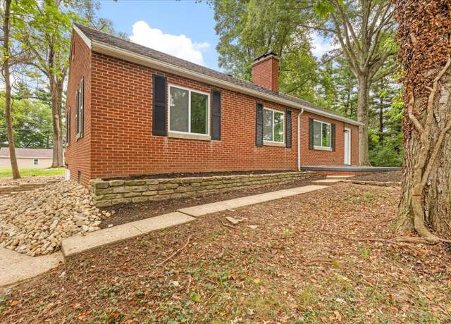 Property at 1500 Cincinnati-zanesville Rd SW, Lancaster, OH 43130, 3 beds, 2 baths