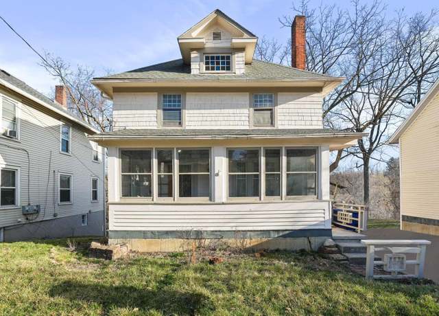 Property at 286 W William St, Delaware, OH 43015, 3 beds, 1.5 baths