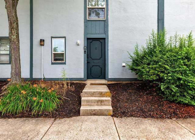 Property at 1030 Galliton Ct Unit B, Columbus, OH 43220, 3 beds, 2.5 baths