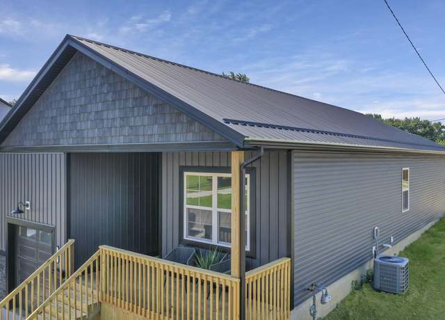 Property at 915 Weiant Ave, Newark, OH 43055, 3 beds, 2 baths