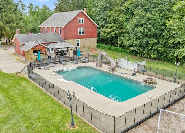 Property at 1444 Blue Jay Rd, Heath, OH 43056, 4 beds, 2.5 baths
