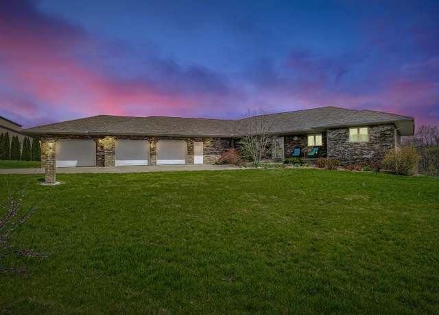 Property at 6845 Heritage Run Dr, Zanesville, OH 43701, 4 beds, 3 baths