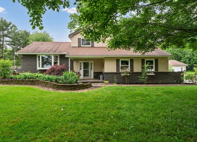 Property at 8036 Smoke Rd SW, Pataskala, OH 43062, 3 beds, 2.5 baths