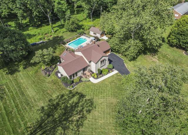 Property at 680 Rainbow Dr NW, Lancaster, OH 43130, 5 beds, 2.5 baths
