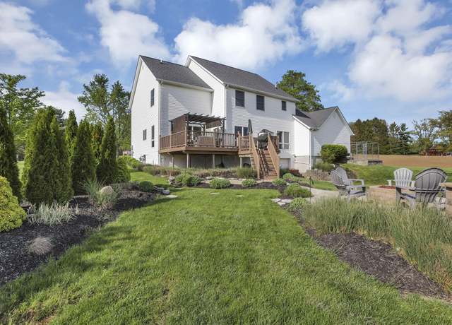 Property at 564 National Rd SE, Hebron, OH 43025, 4 beds, 4.5 baths