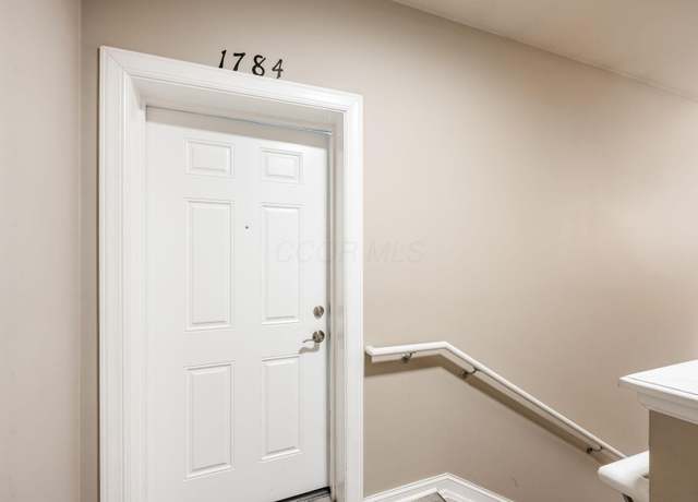 Photo of 1784 Ridgecliff Rd, Upper Arlington, OH 43221