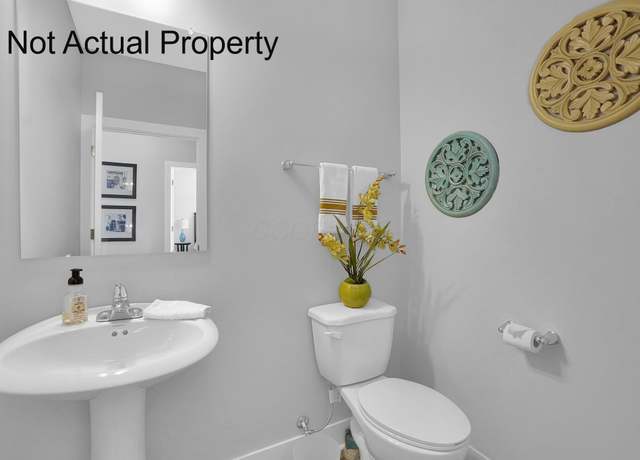 Property at 1997 Iselin St, Newark, OH 43055, 3 beds, 2.5 baths