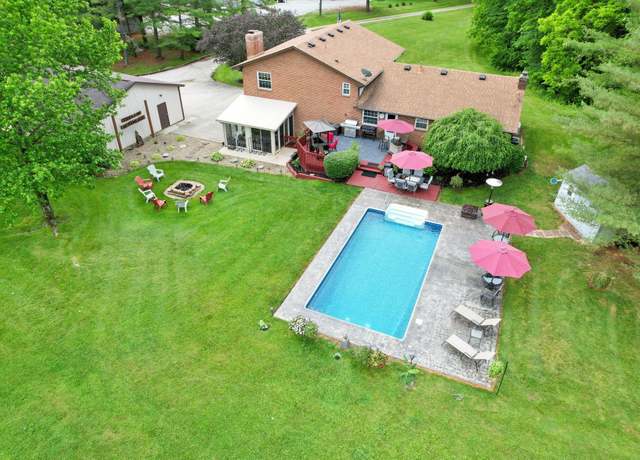 Property at 4190 Johnstown-alexandria Rd, Johnstown, OH 43031, 3 beds, 2.5 baths