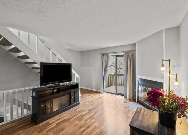 Property at 3018 Cooper Bluff Dr, Columbus, OH 43231, 2 beds, 1.5 baths