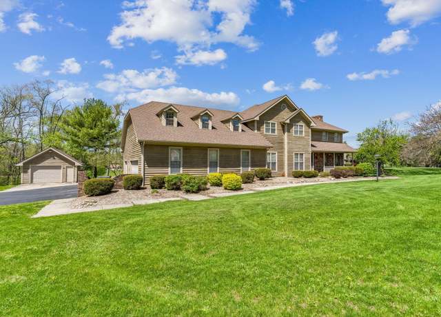 Property at 125 W Woodmere Dr, Tiffin, OH 44883, 6 beds, 4.5 baths