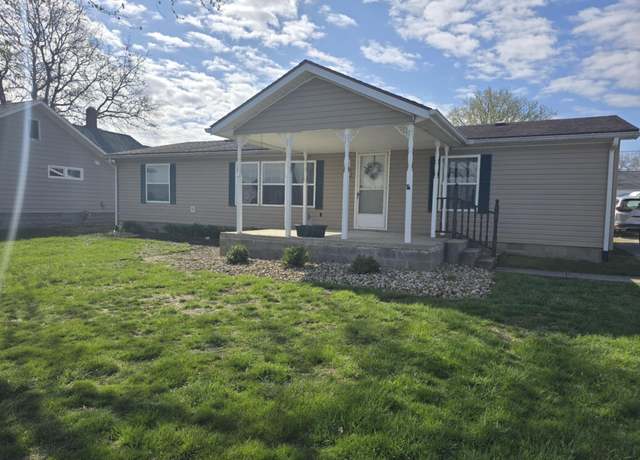 Property at 930 Leonard Ave, Zanesville, OH 43701, 3 beds, 2 baths