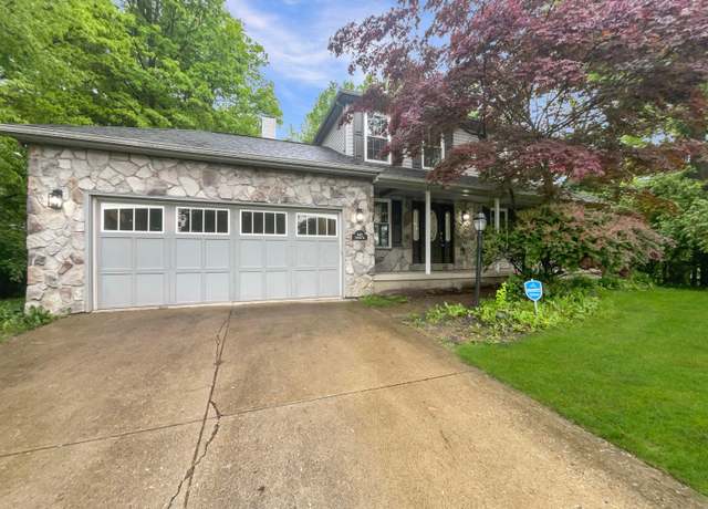 Property at 642 Ridenour Rd, Columbus, OH 43230, 4 beds, 3.5 baths