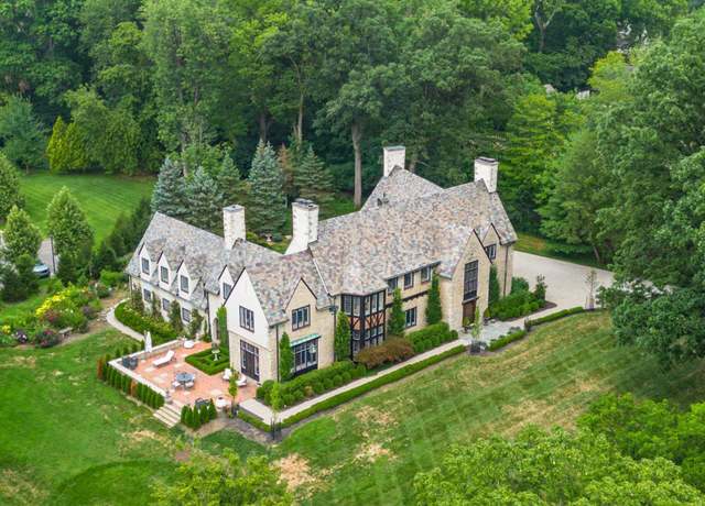 Property at 189 N Parkview Ave, Bexley, OH 43209, 5 beds, 5.5 baths