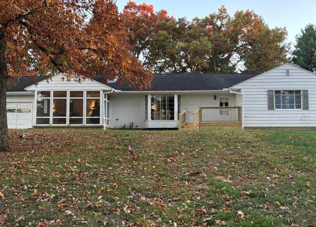 Property at 1200 Country Club Dr, Zanesville, OH 43701, 3 beds, 2 baths