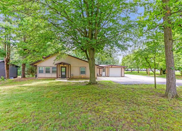 Property at 610 Military Rd, Zanesville, OH 43701, 4 beds, 3 baths